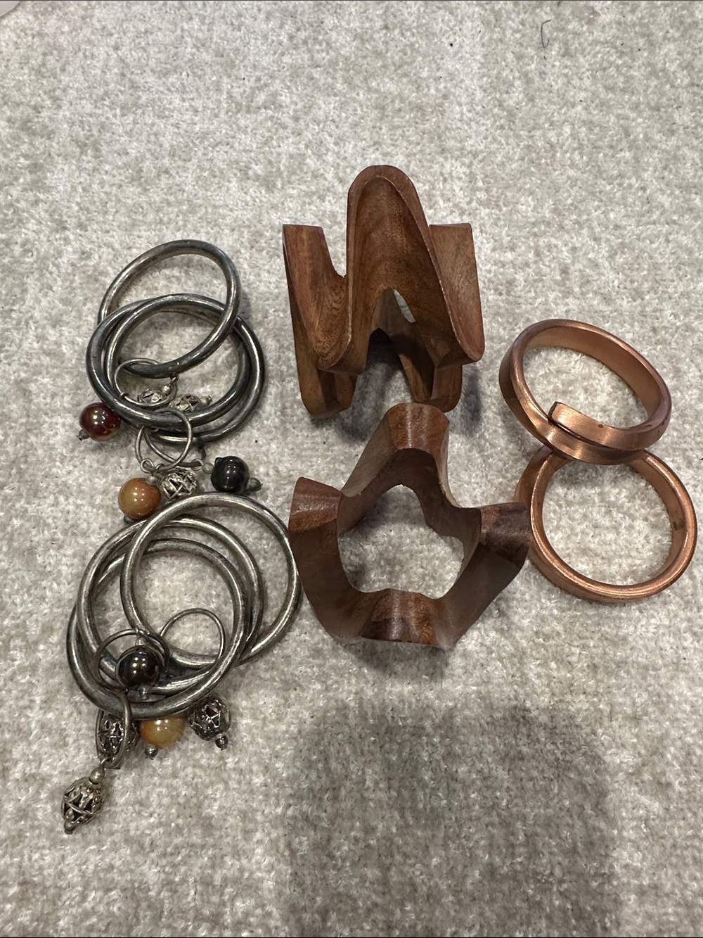 Women’s Copper Tone & Wooden Napkin Ring Set - Unbranded